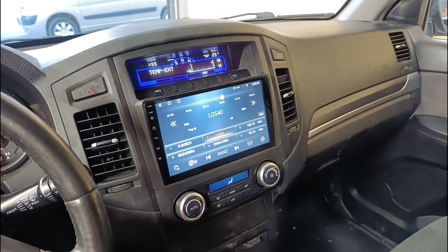 Consola Mitsubishi Pajero 9" Pulgadas 2010