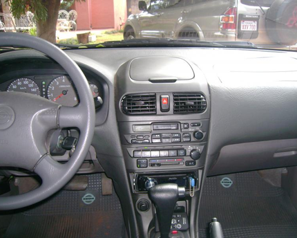 Consola nissan Sunny 1998 - 2004